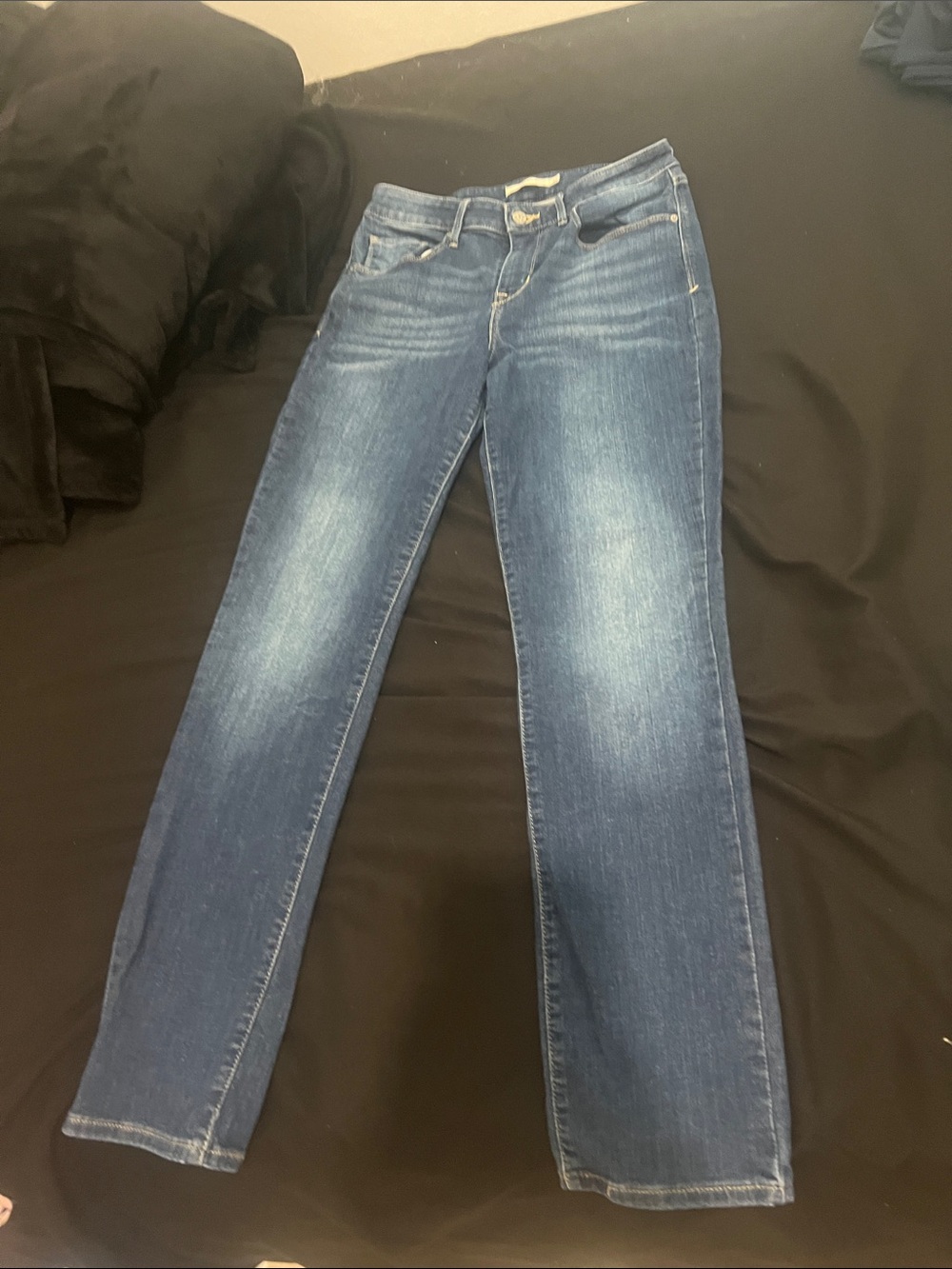 Straight-Leg Women's Jeans in Medium Blue Wash